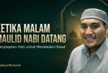 Feature image artikel tentang makna Maulid Nabi dan keteladanan Rasulullah dengan foto Nashrul Mu’minin berlatar masjid bernuansa hijau.