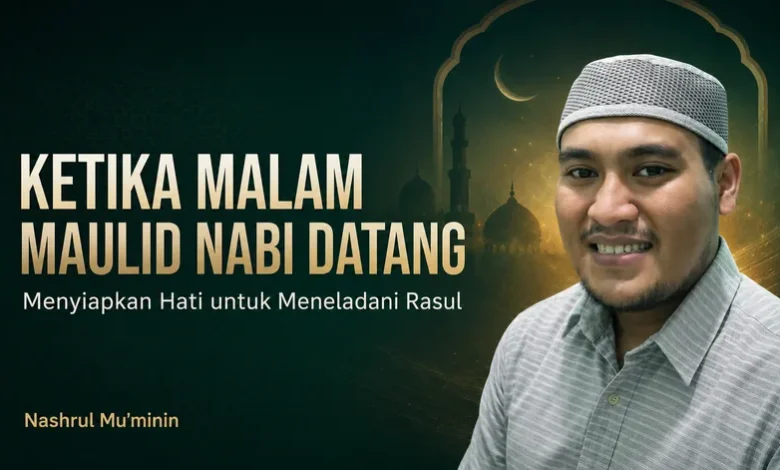 Feature image artikel tentang makna Maulid Nabi dan keteladanan Rasulullah dengan foto Nashrul Mu’minin berlatar masjid bernuansa hijau.