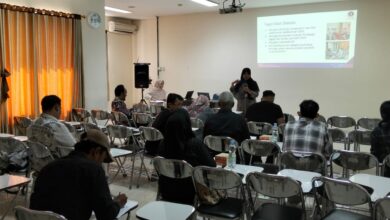 Suasana pelatihan klien standar oleh Prodi Pendidikan Profesi Ners FIKKES UNIMUS Semarang jelang pelaksanaan OSCE.