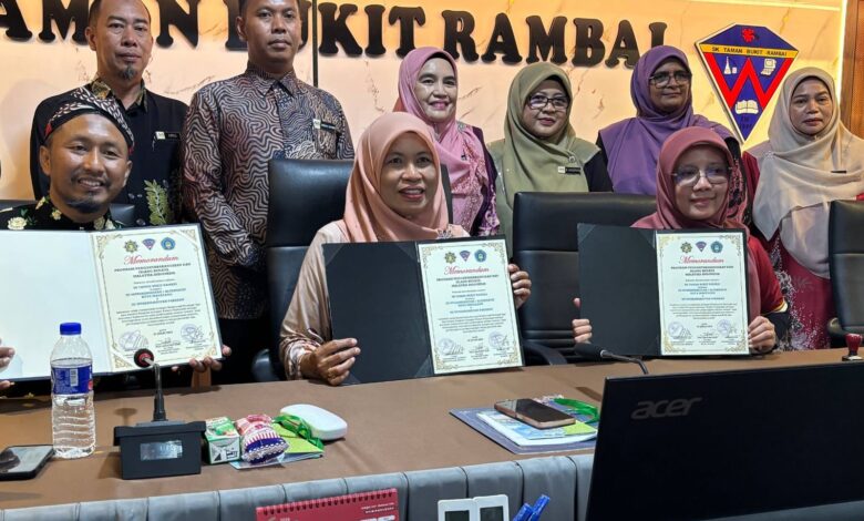 Penandatanganan MoU kerja sama internasional SD Muhammadiyah Parakan dan SK Taman Bukit Rambai Melaka