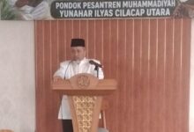 Aman Munasir memberikan tausiyah dalam kegiatan pesantren lansia Cilacap di Ponpes Muhammadiyah Yunahar Ilyas