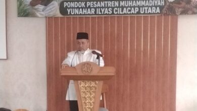 Aman Munasir memberikan tausiyah dalam kegiatan pesantren lansia Cilacap di Ponpes Muhammadiyah Yunahar Ilyas