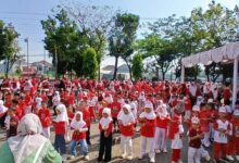 Ratusan siswa TK dan PAUD Aisyiyah ikuti senam bersama pada perayaan Milad TK ABA Jepara dan HUT RI ke-81.