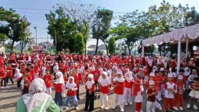 Ratusan siswa TK dan PAUD Aisyiyah ikuti senam bersama pada perayaan Milad TK ABA Jepara dan HUT RI ke-81.