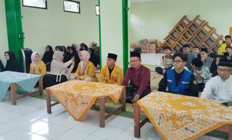 Suasana pembukaan MU Orsen-V di PonpesMU Manafi’ul ‘Ulum Sambi Boyolali dihadiri mudir, ustaz, dan para santri.