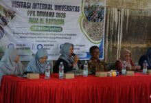 Perwakilan Unimus, dosen pendamping, dan Lurah Pringapus saat visitasi PPK Ormawa IMM Al Haytham di Kelurahan Pringapus.