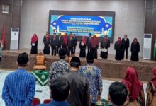 Pengukuhan pengurus FKKS Kota Semarang dan seminar nasional service excellent guru di Balai Kota Semarang.