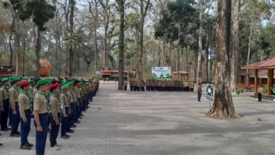 Ratusan Kader Hizbul Wathan mengikuti apel dan perkemahan di Goa Terawang Ecopark Blora dalam ajang Mahrojan 2026.