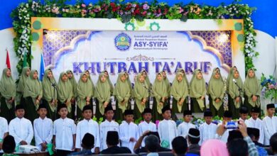 Penampilan santri dalam acara Khutbah Ta'aruf dan sosialisasi program pesantren di Pondok Pesantren Modern Asy-Syifa Jepara.