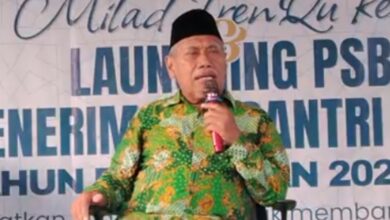 Ketua PDM Kabupaten Pekalongan menyampaikan tausiyah dalam Milad TrenQu dan peluncuran PSB SMP Muhammadiyah Plus Doro