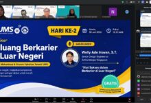 Tangkapan layar webinar Fakultas Teknik UMS tentang strategi merebut peluang kerja di luar negeri bersama narasumber alumni internasional.