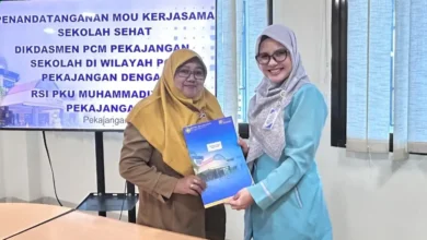 Catatan Editor: Alt text ini sangat penting untuk SEO dan aksesibilitas (pembaca layar). Deskripsinya spesifik, faktual terhadap gambar, dan memuat keyword utama tanpa terkesan spammy.