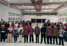 Foto bersama jajaran pimpinan kampus, narasumber, dan peserta Workshop Bina Talenta dalam upaya mempercepat hilirisasi riset UMPWR guna mendorong inovasi daerah Purworejo.