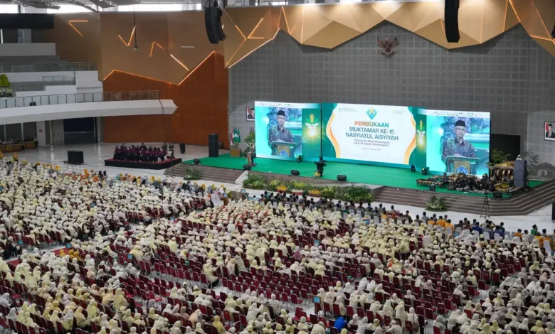 Ribuan kader perempuan muda Islam memadati Edutorium UMS Surakarta saat menghadiri pembukaan Muktamar Nasyiatul Aisyiyah ke-15.