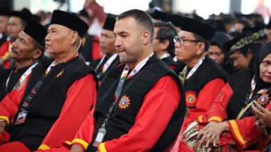 Peserta dan delegasi mancanegara mengenakan seragam resmi saat menghadiri pembukaan Muktamar Tapak Suci ke-16 di Unimus, wujud nyata transformasi pencak silat Muhammadiyah menuju kancah global.