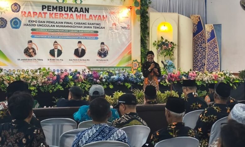 Ikhwanushoffa dari Lazismu Jawa Tengah memberikan arahan penting dalam Rakerwil LPCR di Jepara