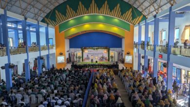 Suasana puncak acara Awarding CRM Muhammadiyah 2026 dan Pengajian Akbar PDM Jepara di Gedung Dakwah Umar Hasyim.