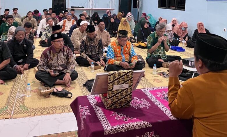 Narasumber menyampaikan materi MKCH Muhammadiyah dalam Kajian Ideopolitor ke-11 PCM Kebakkramat