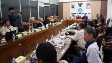 Suasana rapat koordinasi persiapannya Turnamen Tenis LLDIKTI VI 2026 bersama jajaran pimpinan UNIMUS, UPGRIS, dan PTS Jawa Tengah di kantor LLDIKTI Wilayah VI.