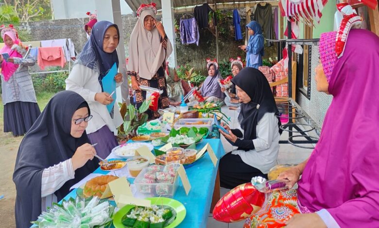 olahan singkong kekinian karya ibu-ibu KWT dan Dasa Wisma Cilacap sedang dinilai oleh juri lomba