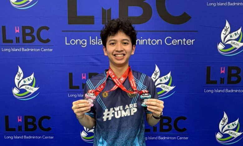 Mahasiswa UMP sabet juara bulu tangkis di Amerika Fajar Ardi Pradana pamerkan dua medali LIBC Summer Challenge 2026