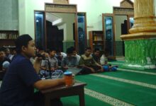 Alumnus Pondok Pesantren Shabran Hammam menyampaikan Kajian Tsaqofah Islamiyah di hadapan para santri Pondok Pesantren Asy-Syifa Blimbingrejo Jepara.