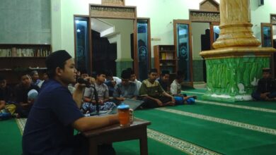 Alumnus Pondok Pesantren Shabran Hammam menyampaikan Kajian Tsaqofah Islamiyah di hadapan para santri Pondok Pesantren Asy-Syifa Blimbingrejo Jepara.