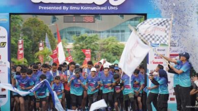 Para pelari saat melintasi garis start pada ajang EDU FUN RUN FKIP UMS 2026 di Universitas Muhammadiyah Surakarta.