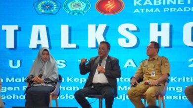 Edy Wuryanto menjadi pembicara dalam talkshow kesehatan di UNIMUS Semarang mengenai peran perawat dalam transformasi kesehatan.