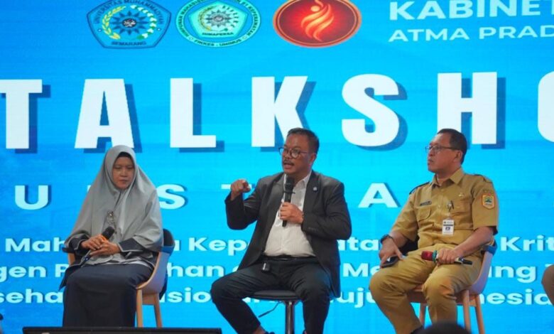 Edy Wuryanto menjadi pembicara dalam talkshow kesehatan di UNIMUS Semarang mengenai peran perawat dalam transformasi kesehatan.