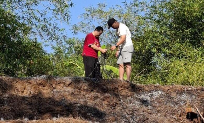 Kader dan pengurus saat merawat aset Muhammadiyah Batealit Jepara di lokasi Bringin dan Bawu