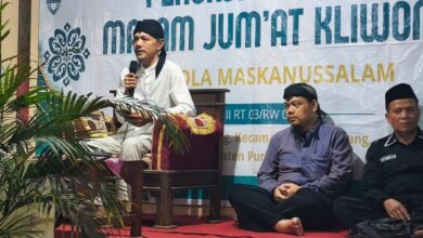 Wakil Ketua Lazismu Jawa Tengah memberikan kajian Malam Jumat Kliwon di Maskanussalam Purbalingga