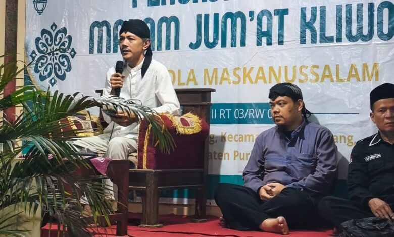 Wakil Ketua Lazismu Jawa Tengah memberikan kajian Malam Jumat Kliwon di Maskanussalam Purbalingga