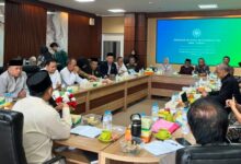Delegasi PDM Wonosobo saat mempresentasikan strategi pengembangan AUM di hadapan PWM Jawa Tengah di UNIMUS Semarang.