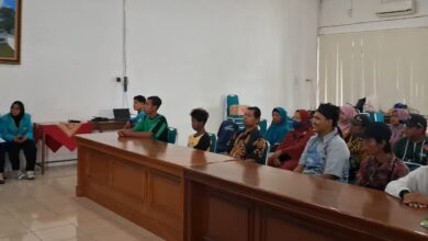 Tim PKM UMS Boyolali menggelar pertemuan bersama Komunitas Karya Manunggal dan pihak Kecamatan Sambi