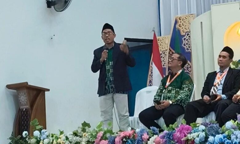 Ratwo Ahmad dari PCM Ajibarang saat presentasi di babak final CRM Award Jateng 2026
