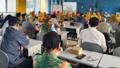 Suasana pertemuan silaturahmi rombongan PCM Sukmajaya Depok di Aula SD MBF Al Adzkiya Wonosobo.