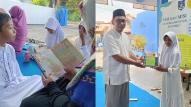 Siswa MI Muhammadiyah Danurejo mengikuti bimbingan setoran Al-Qur'an dan penyerahan penghargaan saat Dauroh Tahfidz jelang Wisuda Tahfidz MIMDA.