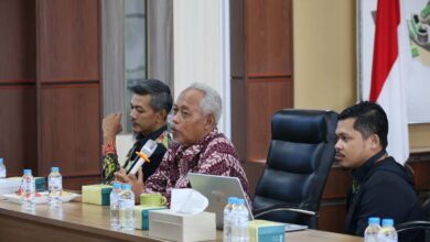 Drs Martono MPd menyampaikan paparan dalam audiensi Majelis Dikdasmen PNF dengan PWM Jawa Tengah di UNIMUS Semarang.