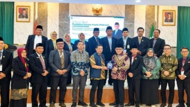 Peserta dan fasilitator Diksuskamad Muhammadiyah Regional 1 berfoto bersama usai kegiatan Pendidikan Khusus Kepala Madrasah di Sawangan, Depok.