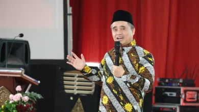 KH Tafsir menyampaikan materi Al-Islam dan Kemuhammadiyahan dalam Masta mahasiswa baru UNIMUS 2026