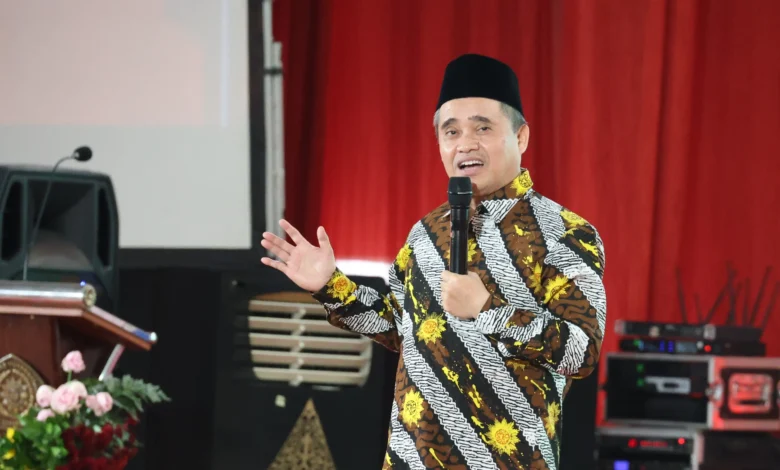 KH Tafsir menyampaikan materi Al-Islam dan Kemuhammadiyahan dalam Masta mahasiswa baru UNIMUS 2026