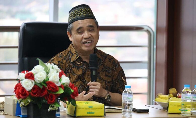 Ketua PWM Jateng Dr. KH. Tafsir memberikan arahan terkait mandat kelola aset Muhammadiyah di Karimunjawa.