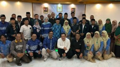 Foto bersama perwakilan MPKU PWM Jawa Tengah dan pimpinan rumah sakit Muhammadiyah Solo Raya dalam acara roadshow silaturrahim.
