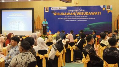 Suasana pelepasan calon wisudawan FAI UMS periode I tahun akademik 2026/2027 menjelang acara wisuda UMS 2026 di Hotel The Sunan Surakarta.