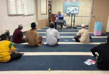 Dosen UMS Andy Dwi Bayu Bawono memberikan materi literasi keuangan kepada Pekerja Migran Indonesia di Korea Selatan di Masjid Al-Falah.