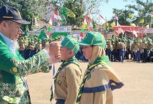 Penyematan Tanda Peserta oleh Ketua PDM Boyolali di Jamda Pandu Athfal ke-VIII