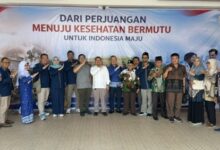 Pengurus MPKU PWM Jateng foto bersama jajaran pimpinan RSU PKU Muhammadiyah Gubug Grobogan saat kunjungan roadshow sinergi RS Muhammadiyah Jawa Tengah.