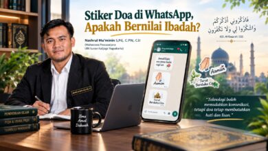 Ilustrasi artikel stiker doa di WhatsApp dengan penulis, tampilan percakapan berisi ucapan Innalillahi, Aamiin, dan turut berduka cita.