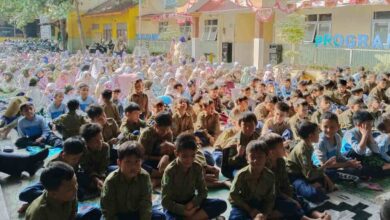 Siswa SD Muh PK Banyudono mengikuti rangkaian Shalat Istisqa Boyolali untuk memohon hujan